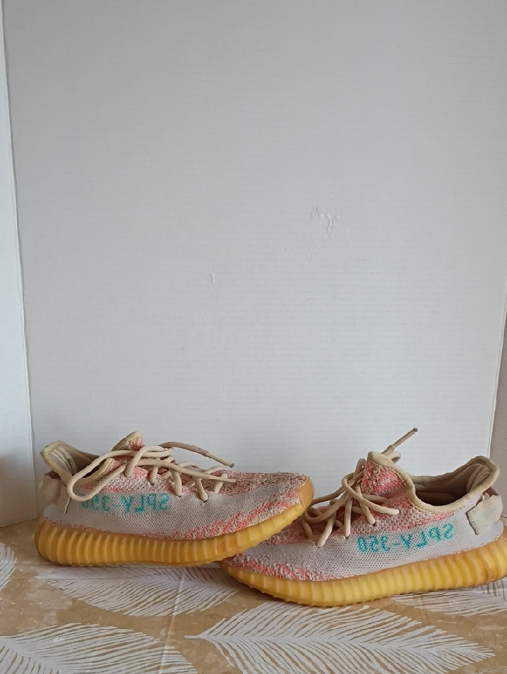Yeezy Boost 350 V2 Chalk Coral Size US 7.5